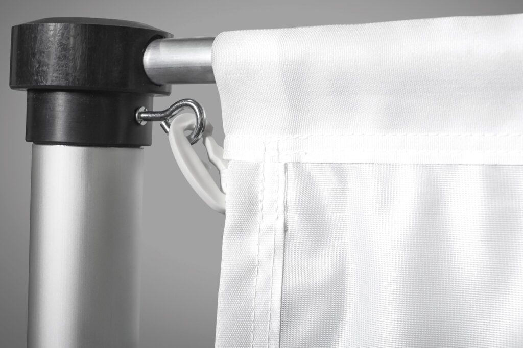 mât drapeau en granit raffiné