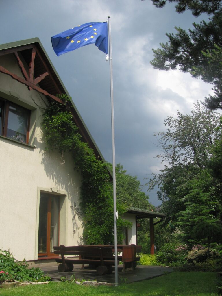 mât drapeau en granit de qualité