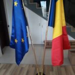 pied drapeau en inox brossé moderne