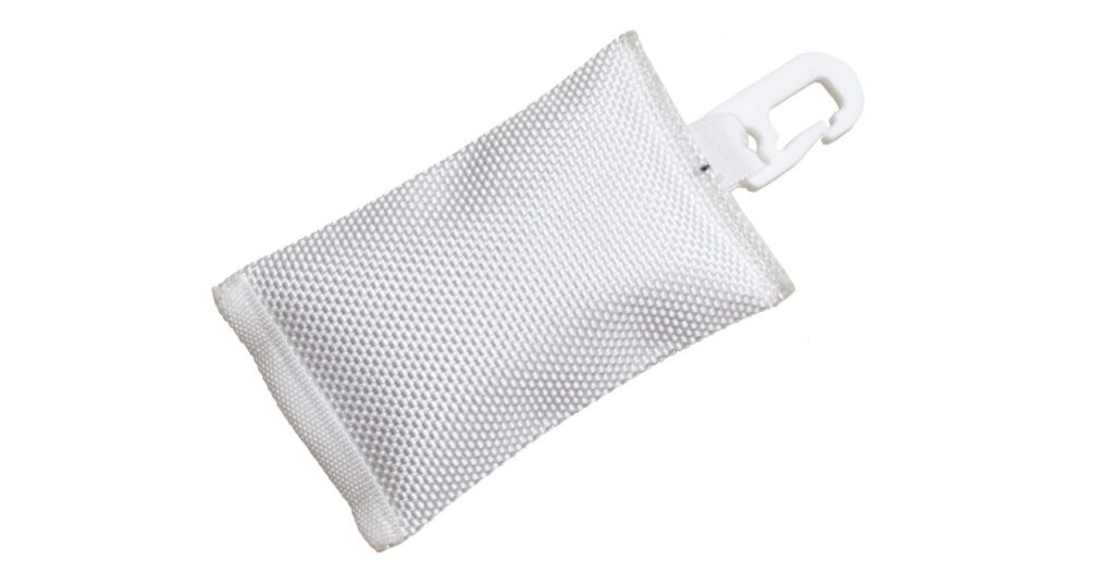 mât drapeau en granit élégant