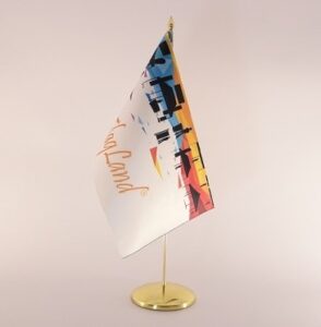 Drapeau de table en marbre moderne