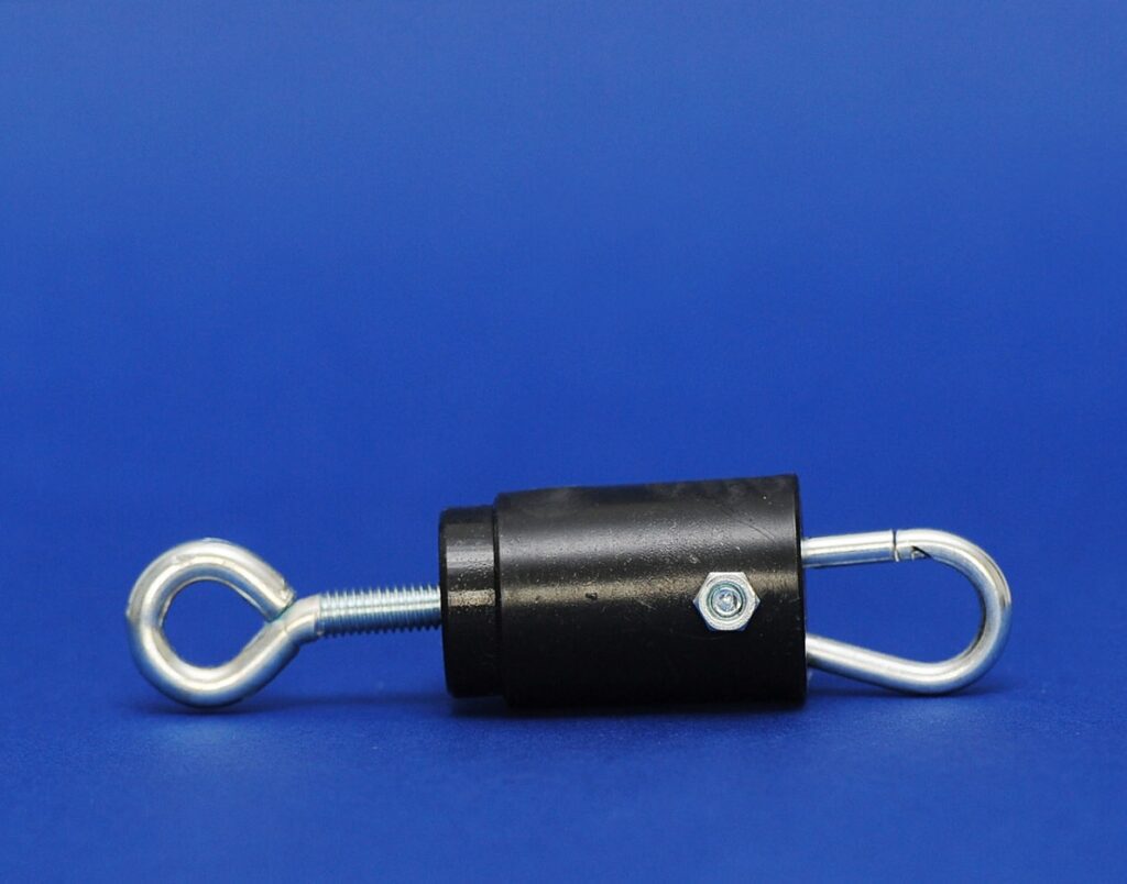 émerillon mât drapeau