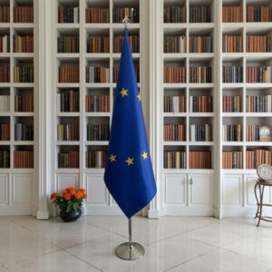 drapeau UE sur pied