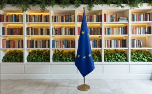 drapeau UE sur hampe