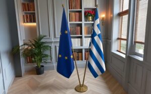 drapeau Grèce et UE sur pied