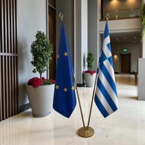 drapeau Grèce et UE sur pied