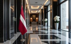 drapeau Lettonie avec pied