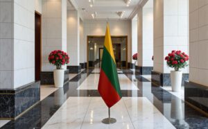 Bannière Lituanie sur socle en inox classique