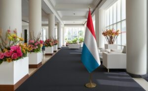 drapeau Luxembourg avec mat