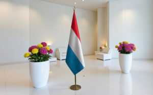 drapeau Luxembourg avec mat