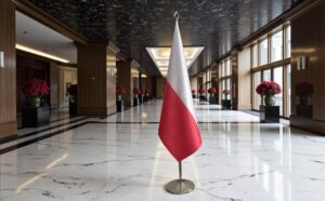 drapeau Pologne sur pied