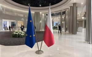 Pavillon Pologne et socle en marbre lourd