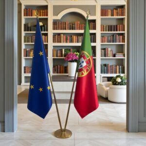 Drapeau Portugal et socle en marbre stable