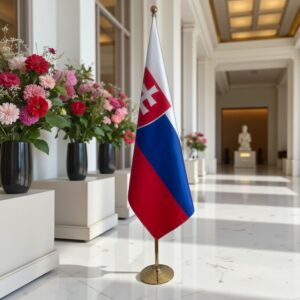 base drapeau Slovaquie avec socle en bois laqué représentatif