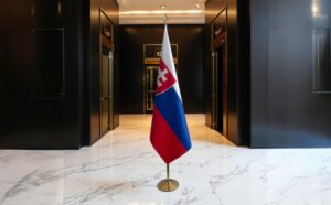 drapeau Slovaquie avec socle