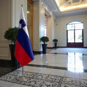 Pavillon slovenie avec socle en marbre lourd