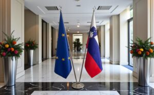 Bannière Slovenie et socle en marbre classique