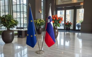 Pavillon Slovenie et socle en marbre haut de gamme