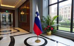 Pavillon Slovenie avec socle en inox haut de gamme