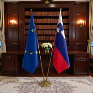 Pavillon Slovenie avec socle en bois classique