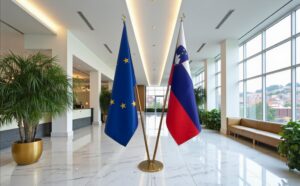 Pavillon Slovenie avec socle en marbre raffiné