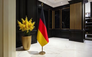 drapeau allemand sur hampe