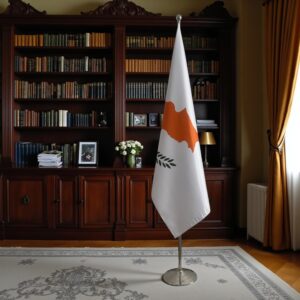 drapeau Chypre sur pied
