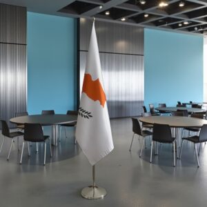 drapeau Chypre sur socle