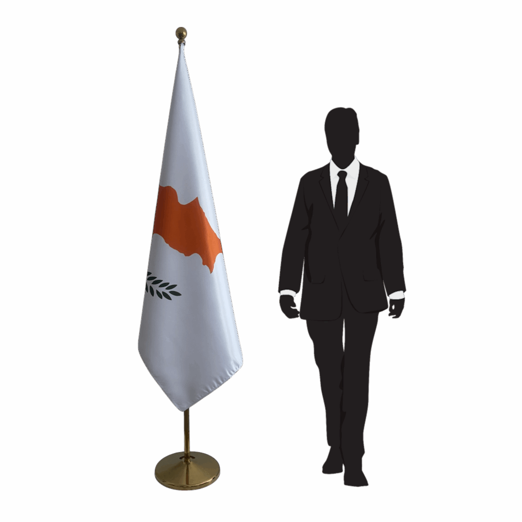 Drapeau chypre sur socle en marbre stable