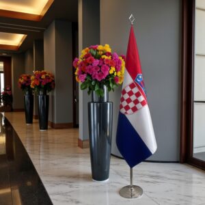 pied socle drapeau Croatie sur Croatie sur socle en acier élégant