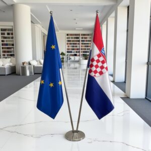 Bannière Croatie et socle en marbre classique
