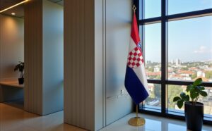 Bannière Croatie pour socle en bois moderne