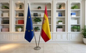Bannière espagne et socle en bois robuste
