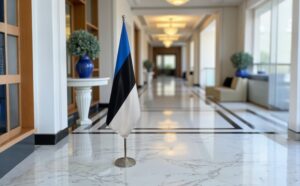 Drapeau estonie sur socle en inox diplomatique