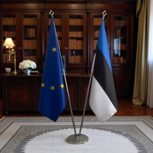 Pavillon estonie et socle en marbre raffiné