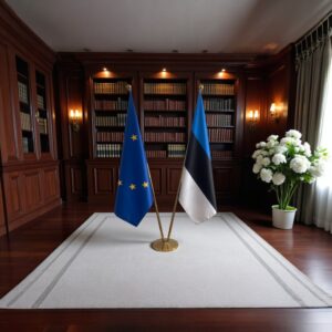 Drapeau estonie sur socle en bois de bureau