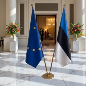 Bannière estonie sur socle en bois stable