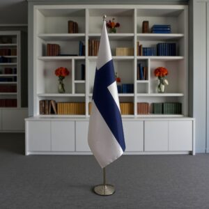 Bannière Finlande sur socle en bois robuste