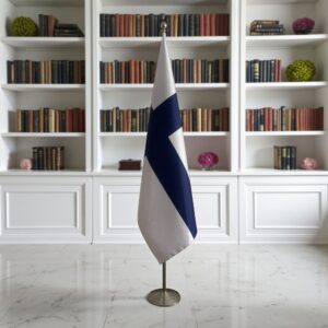 Drapeau Finlande sur socle en bois haut de gamme