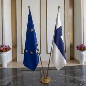 Bannière Finlande avec socle en bois professionnel
