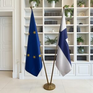 Bannière Finlande avec socle en marbre diplomatique