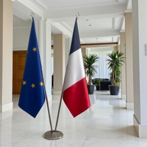 drapeau france avec pied