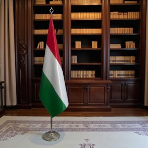 drapeau Hongrie sur socle