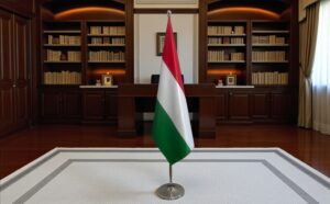 drapeau Hongrie sur hampe