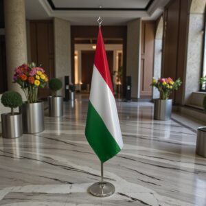 Drapeau Hongrie sur socle en marbre robuste
