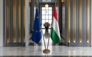 drapeau Hongrie avec support