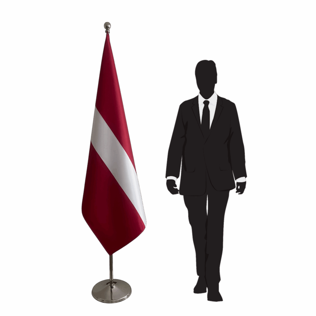 drapeau lettonie sur pied