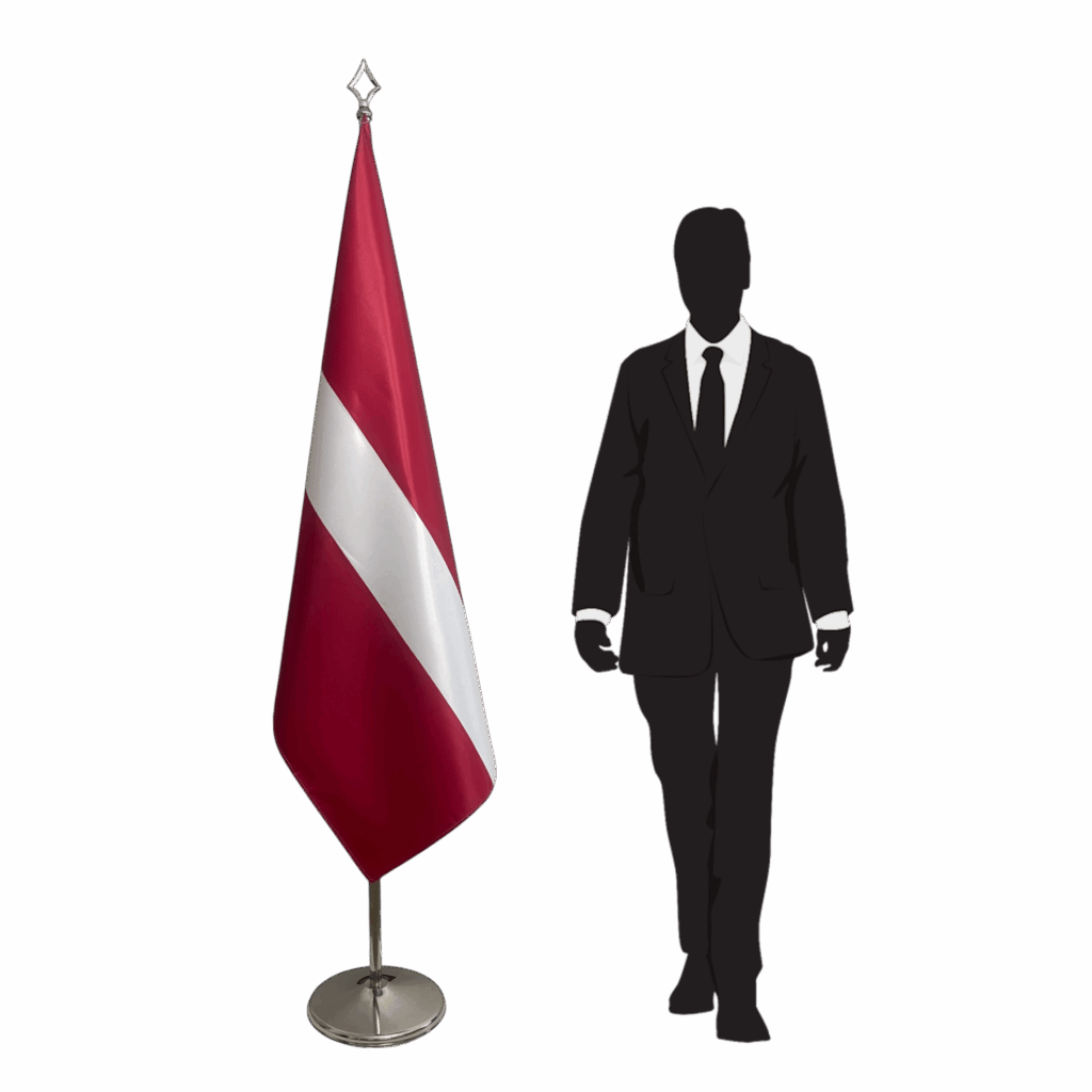 drapeau lettonie sur pied