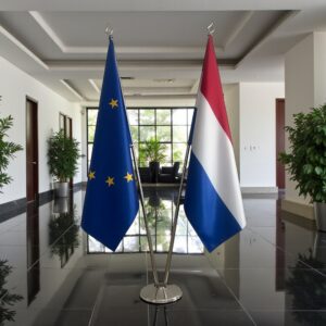 drapeau Pays-Bas et UE sur pied