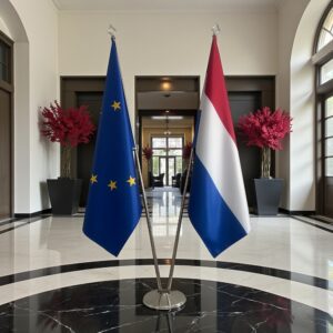 drapeau Pays-Bas et UE sur pied